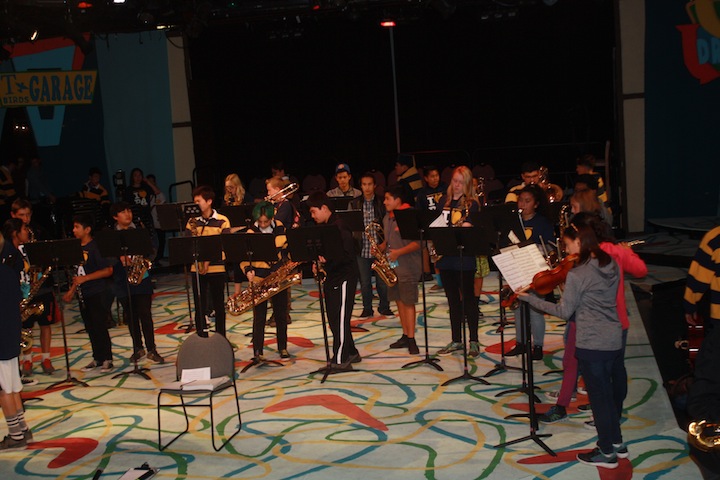 Middle Schoolers brought their instruments to participate with the band class. (Fernando Serna/Lion Tales)