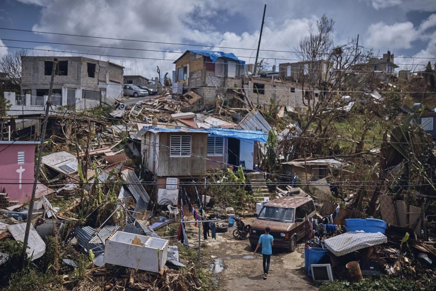 Puerto Rico todavía en la oscuridad y sin agua