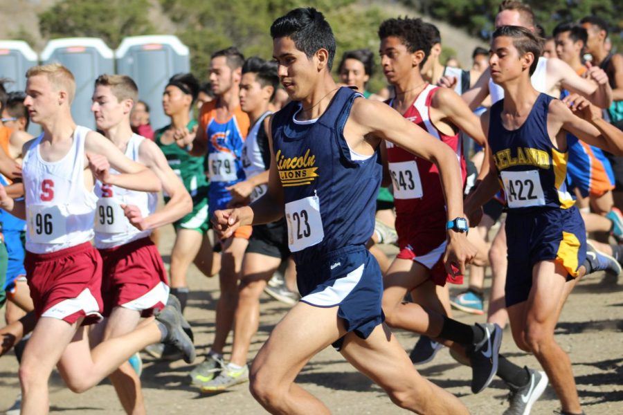 Omar Piña, #23, runs in the BVAL League Finals at Crystal Springs on Monday October 29th. (Jeffrey Nisihura/ For Lincoln Lion Tales) 