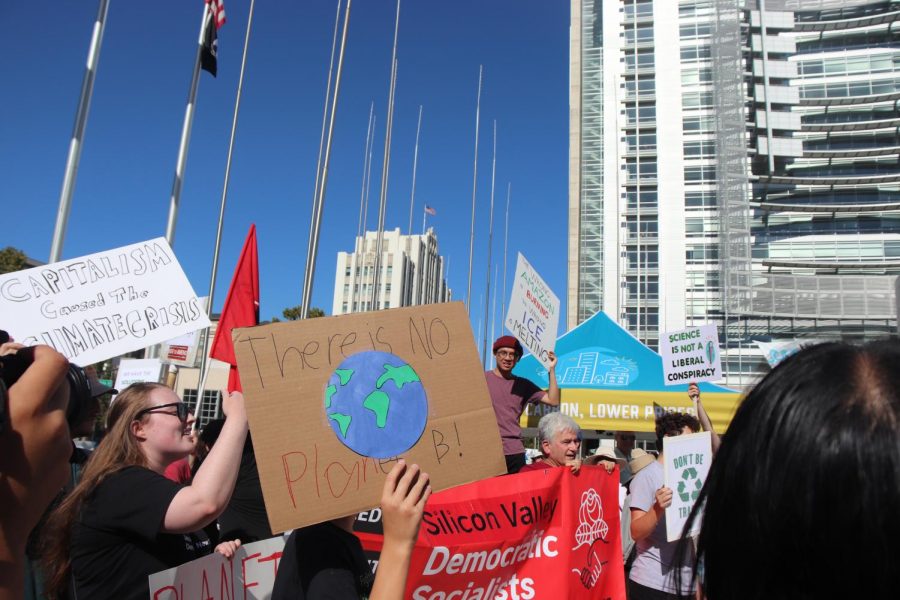 There is no planet B citizens of San Jose gather to San Jose City Hall to participate in the Global Climate Strike (Anjanai Vallez/ Lincoln Lion Tales)